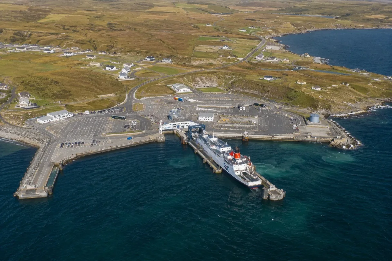 Gills Bay Fährterminal am Pentland Firth in Caithness, Schottland